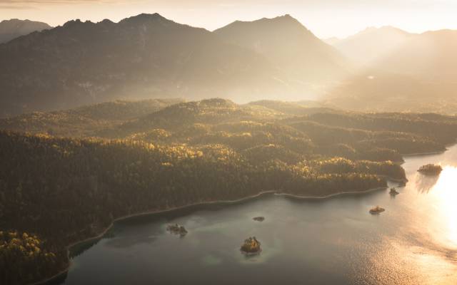 Sonnenaufgang am Eibsee